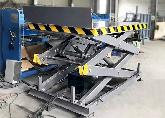 Υδραυλική ανυψωτική πλατφόρμα 2000*2000mm βαριών φορτίων AC380V ανελκυστήρας ψαλιδιού αποβαθρών φόρτωσης