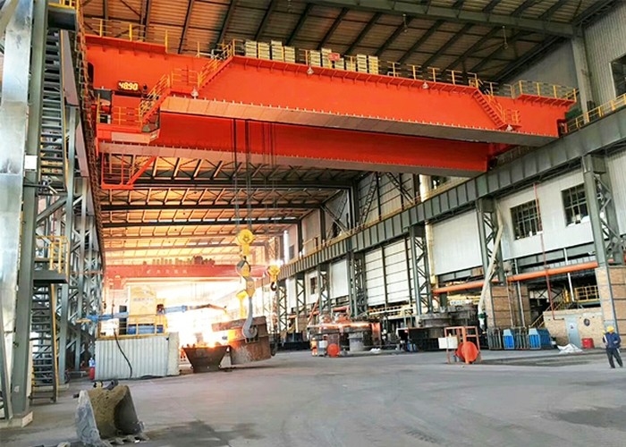Έκταση 10.5m31.5m ανθεκτικοί στη θερμότητα βαρέων καθηκόντων υπερυψωμένοι γερανοί καμπινών γερανών μύλων χάλυβα